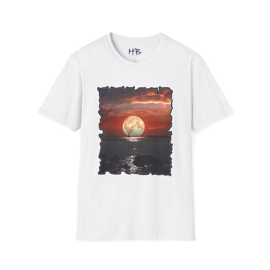 Moon with dark sky vast ocean